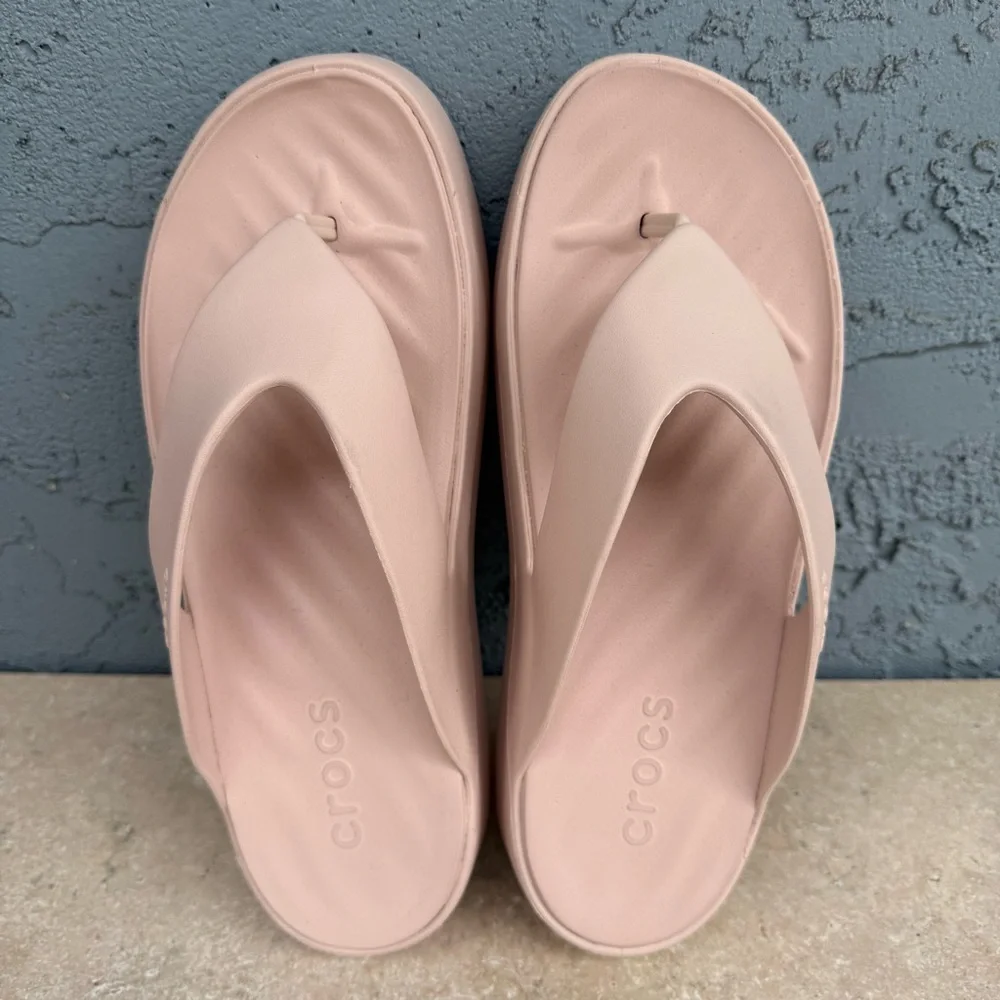 CROCS Getaway Platform Flip in Pink 9 NWOT - Picture 2 of 7